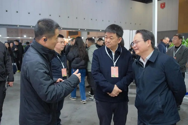 瑞方人力亮相成都大型春招會，激活就業(yè)服務(wù)新動能 第2張